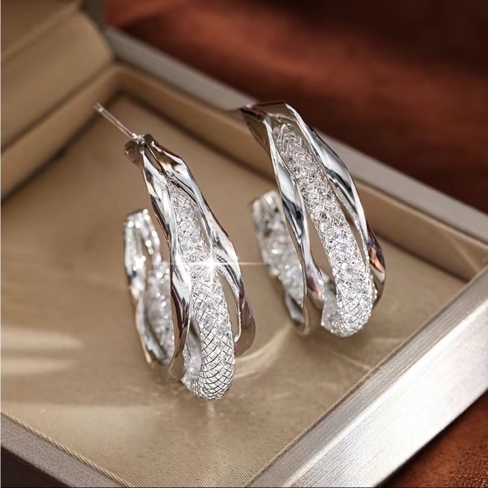 New C-shape Sparkly Elegant Earrings Twisted Mesh Shiny Zircon